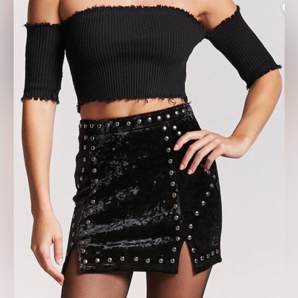 Forever 21 Black Crushed Velvet Studded Mini Skirt Small